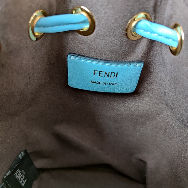 スーパーコピーブランドバッグ着用イメージ